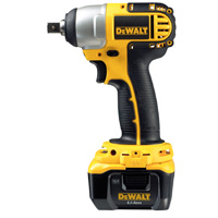 Akumulatorowa zakrętarka udarowa DeWalt DC832KL